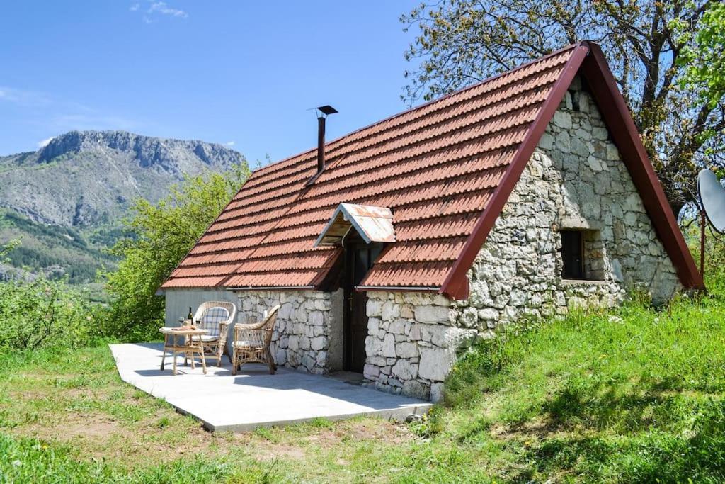 Grandma'S Hut Villa Niksic Ngoại thất bức ảnh
