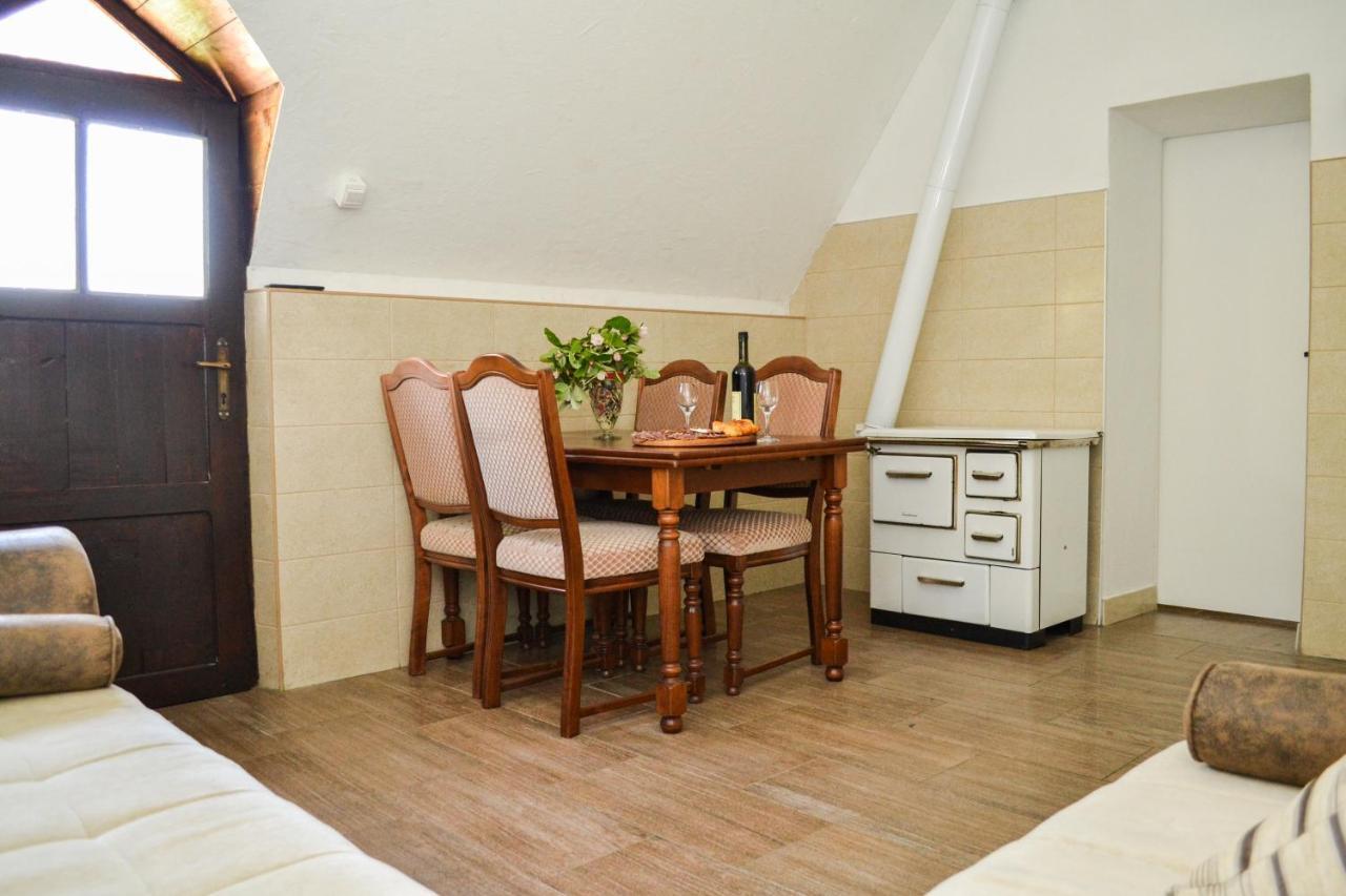 Grandma'S Hut Villa Niksic Ngoại thất bức ảnh