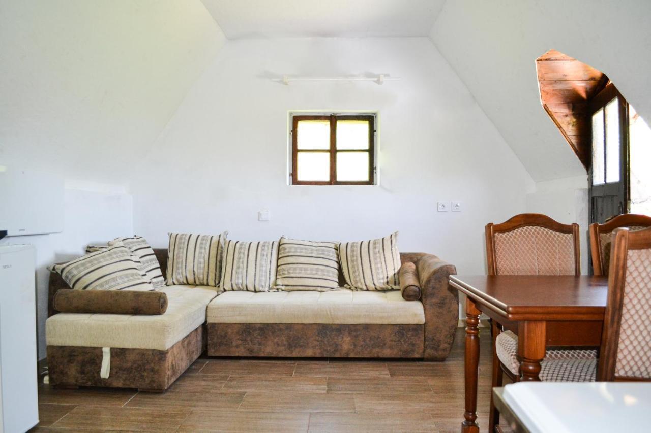 Grandma'S Hut Villa Niksic Ngoại thất bức ảnh